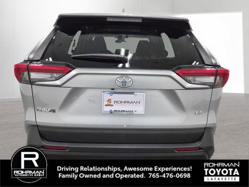 Used 2020 Toyota RAV4 LE image 5