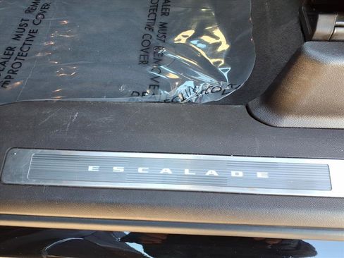 Certified 2023 Cadillac Escalade ESV Sport w/ Touring Package image 25