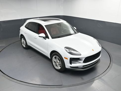 Used 2020 Porsche Macan AWD/4WD image 37