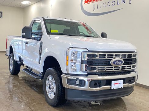 New 2026 Ford F250 XLT w/ FX4 Off-Road Package AWD/4WD image 2