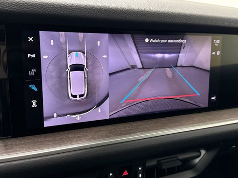 Used 2025 Porsche Cayenne image 28