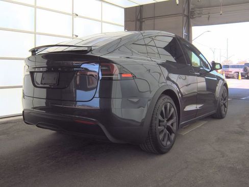 Used 2024 Tesla Model X image 2