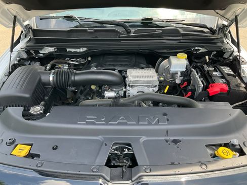 Used 2022 RAM 1500 Laramie AWD/4WD image 23