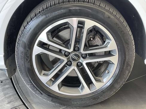 Certified 2025 Audi Q5 Premium w/ Convenience Package AWD/4WD image 11