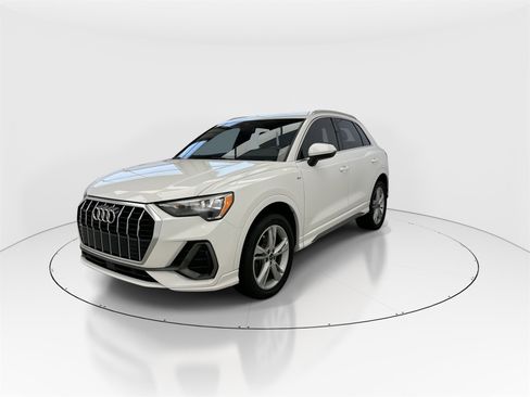 Used 2021 Audi Q3 2.0T Premium w/ Convenience Package image 4