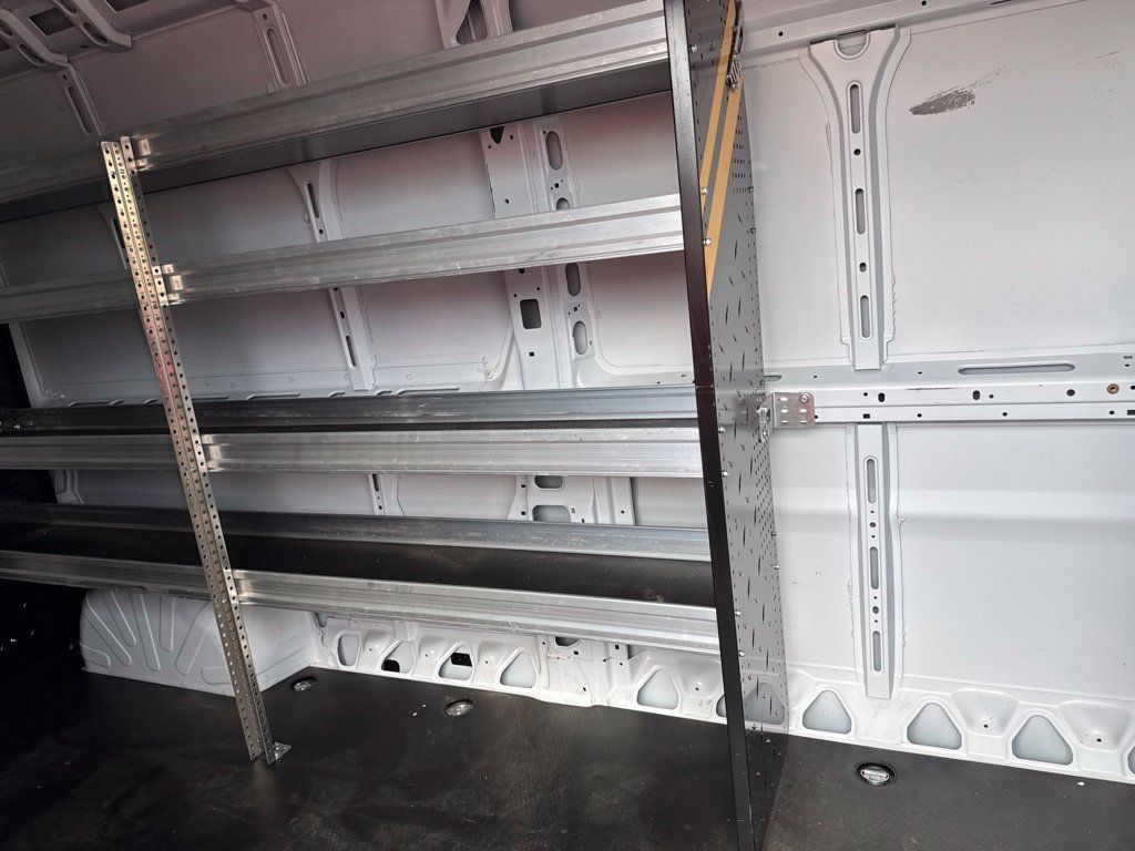Used 2025 RAM ProMaster 2500 w/ Convenience Group FWD image 5