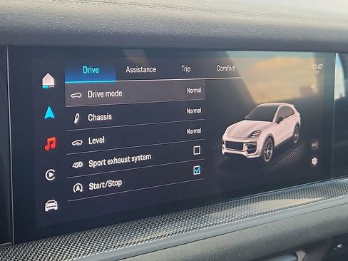 Certified 2024 Porsche Cayenne Turbo GT AWD/4WD image 22