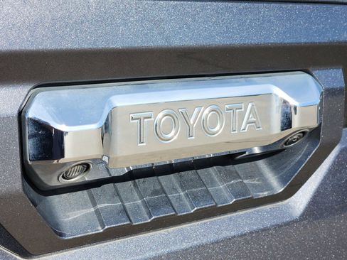 Used 2022 Toyota Tundra Limited image 12