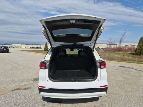 Used 2024 Chevrolet Equinox RS w/ RS Leather Package image 10