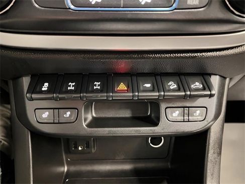 Used 2019 Chevrolet Colorado ZR2 w/ ZR2 Midnight Special Edition image 24