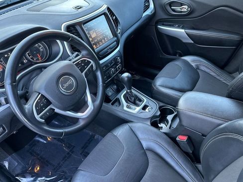 Used 2018 Jeep Cherokee Latitude Plus image 10