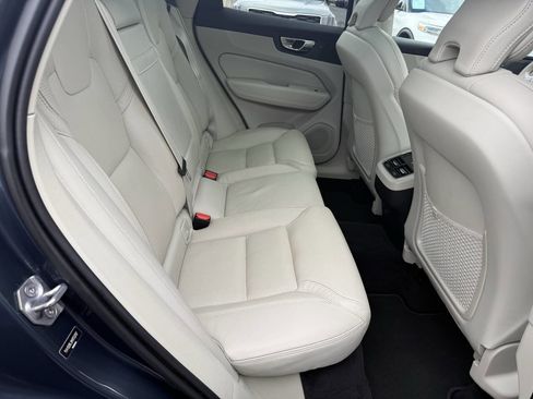 Used 2021 Volvo XC60 T5 Inscription w/ Advanced Package image 17