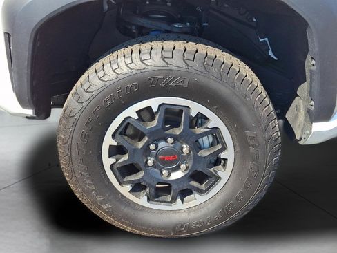 Used 2024 Toyota Tacoma TRD Off-Road AWD/4WD image 15