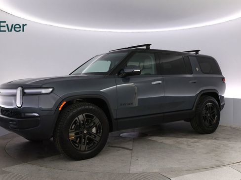Used 2025 Rivian R1S Adventure image 18