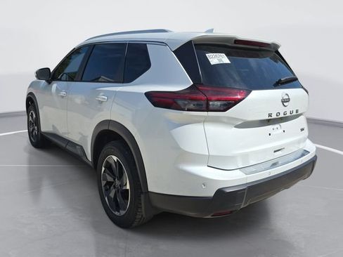 Used 2024 Nissan Rogue SV w/ SV Premium Package FWD image 6