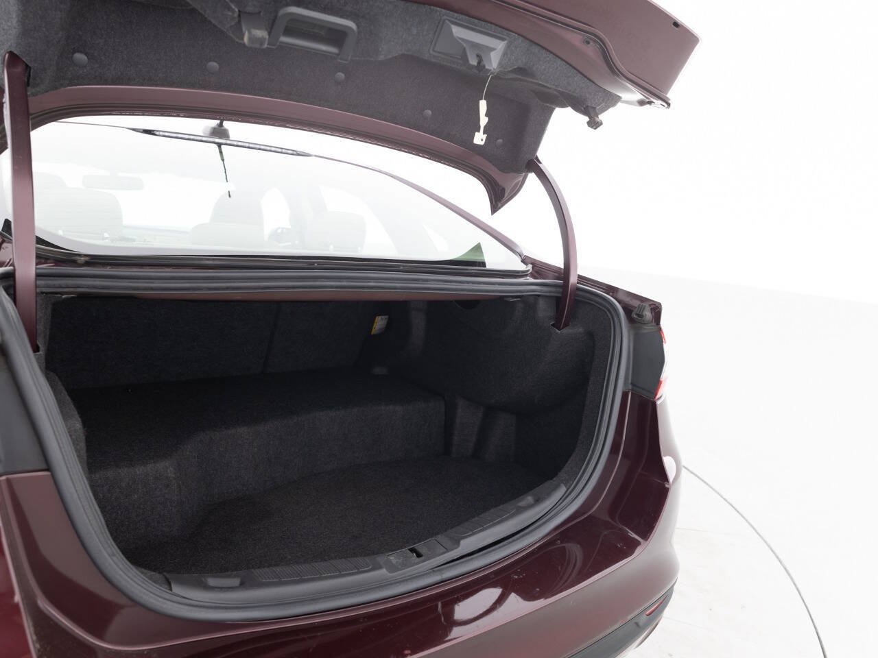 Used 2013 Ford Fusion SE FWD image 38