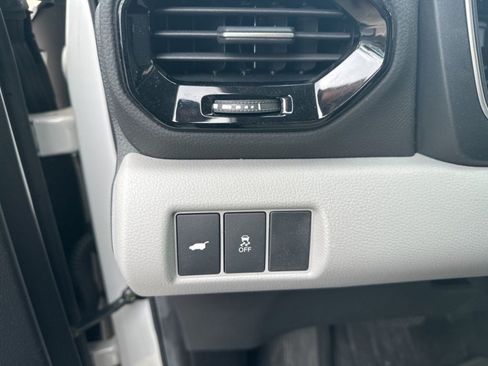 Used 2023 Honda Pilot Touring image 15