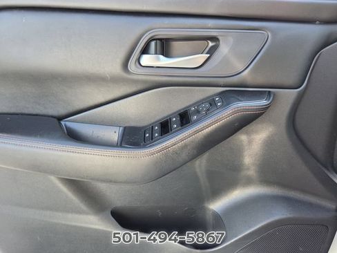 Used 2025 Nissan Rogue SV AWD/4WD image 25