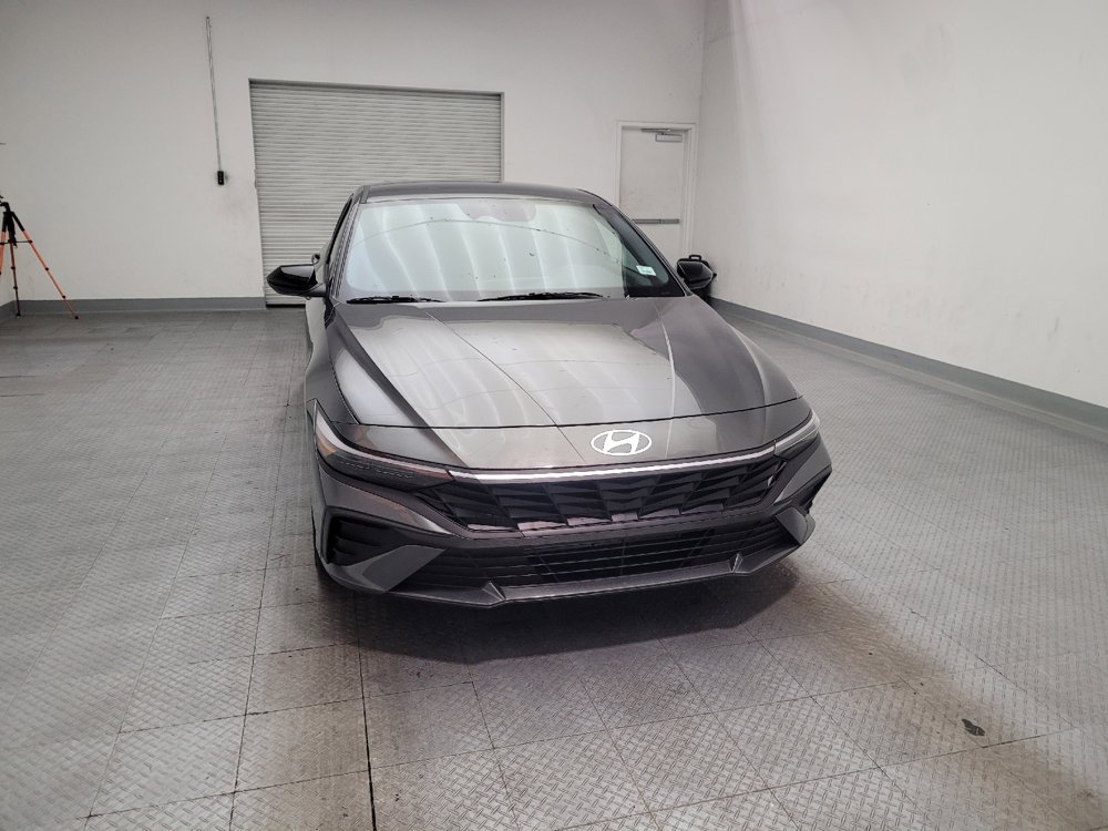 Used 2025 Hyundai Elantra Sport FWD image 14