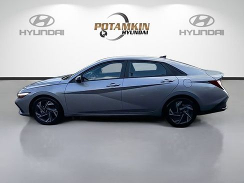 Certified 2025 Hyundai Elantra Sport FWD image 8