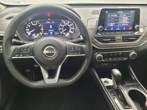 Used 2023 Nissan Altima 2.5 SV FWD image 22