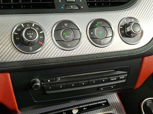 Used 2012 BMW Z4 sDrive35i image 17