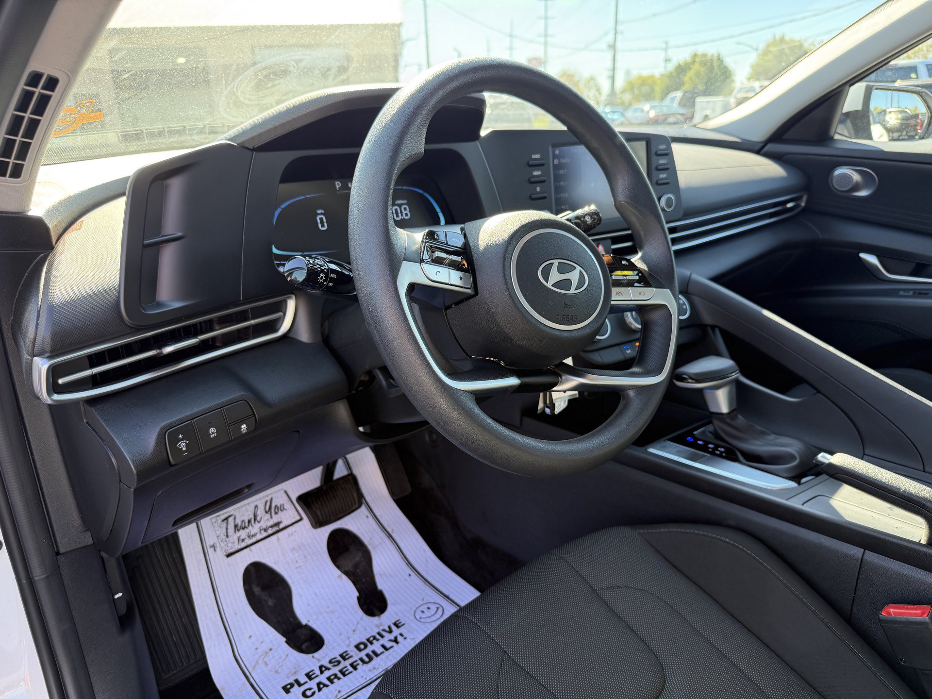 Used 2025 Hyundai Elantra SE FWD image 18