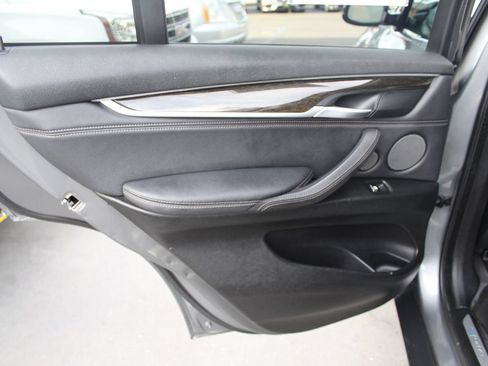 Used 2017 BMW X5 xDrive40e AWD/4WD image 18