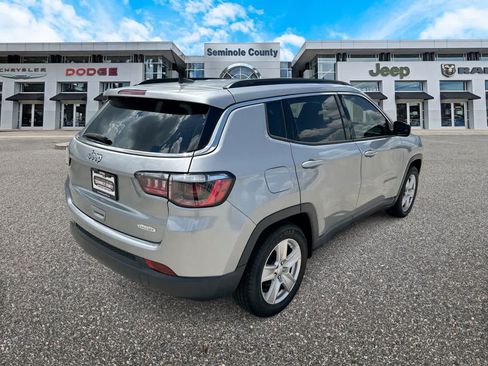 Certified 2022 Jeep Compass Latitude FWD image 8