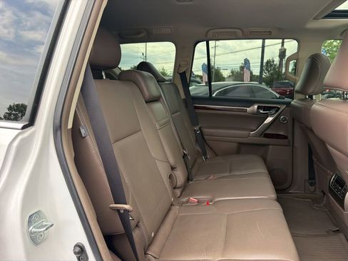 Used 2018 Lexus GX 460 Luxury w/ Preferred Accessory Package AWD/4WD image 27