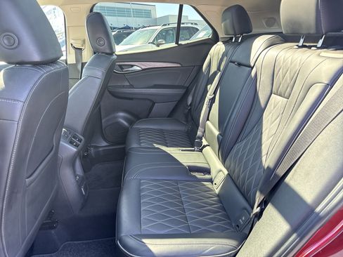 Used 2023 Buick Envision Avenir image 28