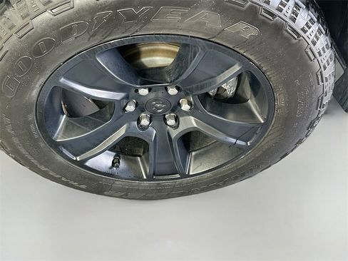 Used 2021 RAM 1500 Big Horn image 31