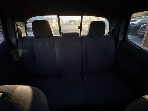 Used 2016 Toyota Tacoma TRD Sport image 5