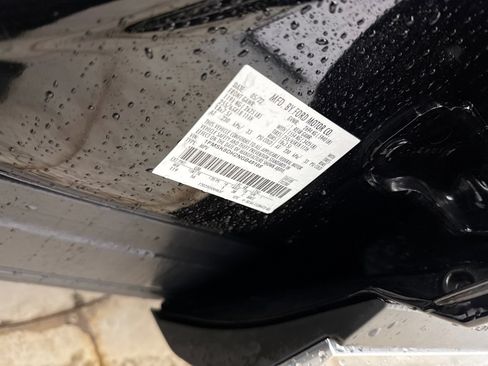 Used 2022 Ford Explorer XLT w/ Equipment Group 202A image 11