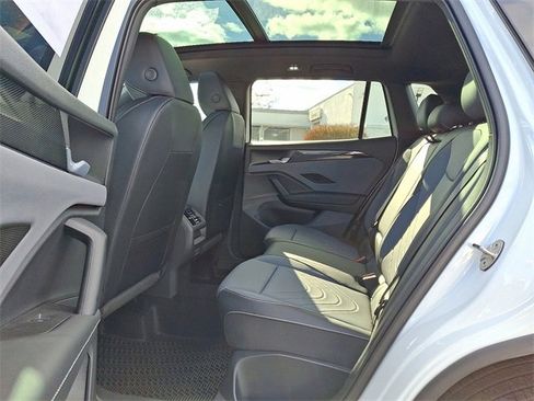 New 2026 Volkswagen Tiguan SE R-Line image 5