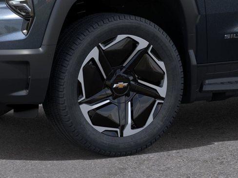 New 2026 Chevrolet Silverado EV LT w/ Premium Package image 9