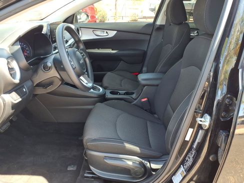 Used 2023 Kia Forte LXS FWD image 13