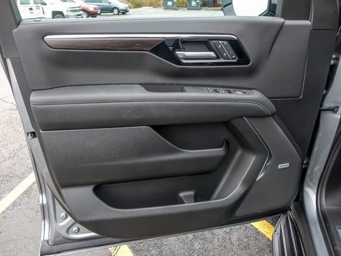 New 2026 Chevrolet Suburban Premier image 13