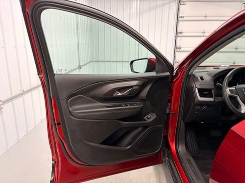 Used 2023 GMC Terrain SLE w/ Driver Convenience Package FWD image 13