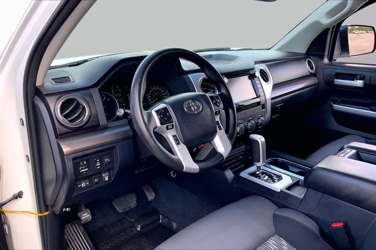 Used 2020 Toyota Tundra SR5 w/ SR5 Upgrade Package RWD image 17
