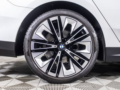 Used 2024 BMW 530i w/ Premium Package RWD image 40