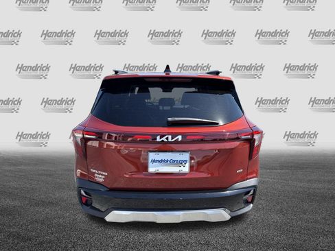 Used 2024 Kia Seltos S AWD/4WD image 9