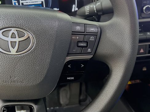 Used 2025 Toyota Camry LE w/ Convenience Package FWD image 20