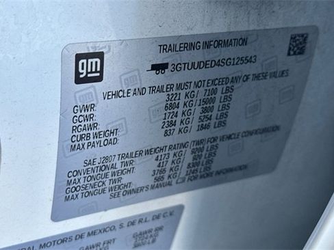 Used 2025 GMC Sierra 1500 SLT image 27