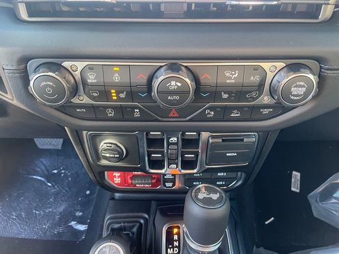 New 2026 Jeep Wrangler Unlimited Rubicon image 17