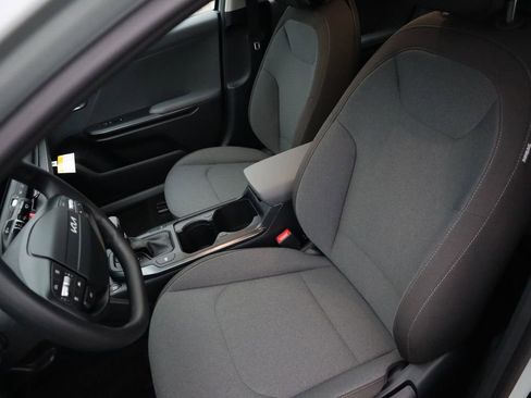 New 2025 Kia K4 LXS image 20