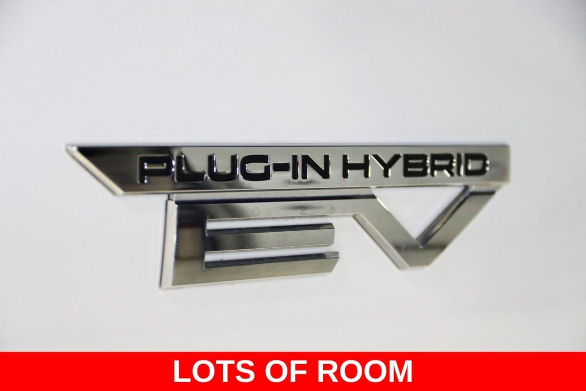 Used 2024 Mitsubishi Outlander 4WD Plug-In Hybrid image 24