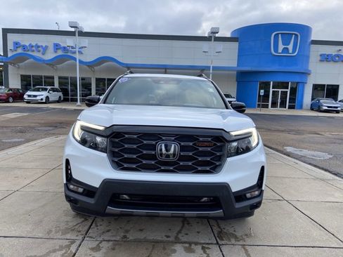 Used 2023 Honda Passport TrailSport image 3