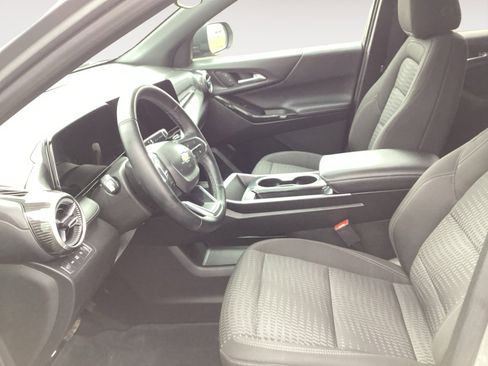 Used 2025 Chevrolet Equinox LT image 9