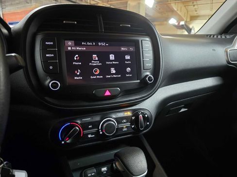 Used 2023 Kia Soul LX image 28